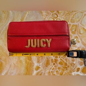 Long line zip closure Juicy wallet